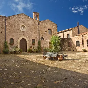 Relais Abbazia Santa Anastasia & Winery Vakantieboerderij Castelbuono (Sicily)